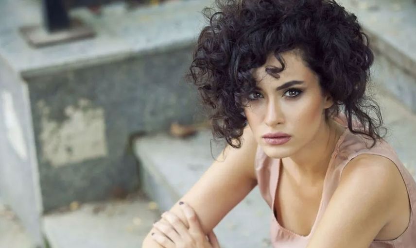 Hande Doğandemir Kimdir?