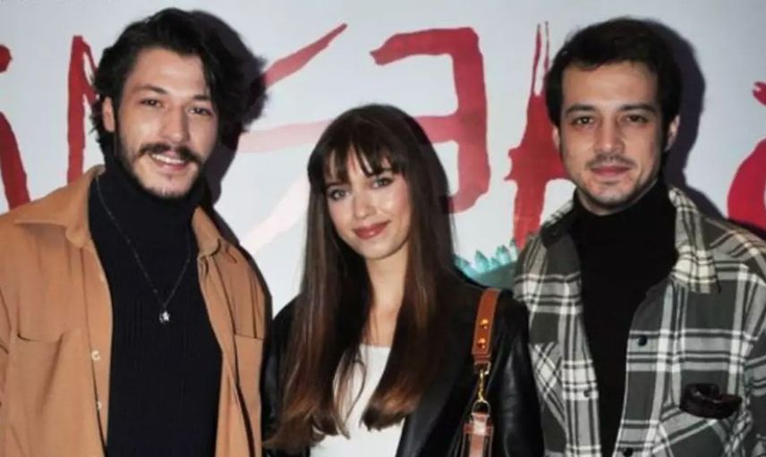 Dost kazığını unutmadı