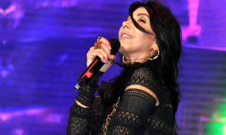 Hande Yener Kimdir?
