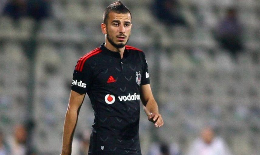Beşiktaş ile sezon sonunda sözleşmesi sona erecek olan Oğuzhan Özyakup transferi için Trabzonsporla görüşüyor!