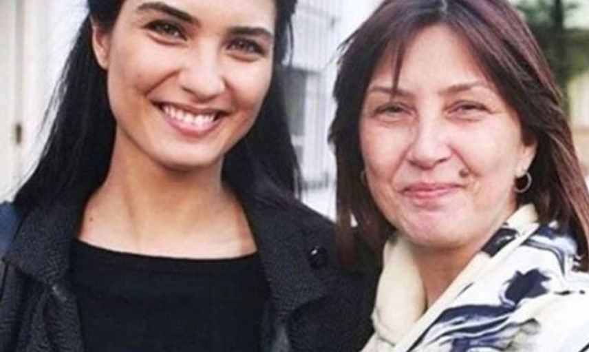 Tuğba Büyüküstün ve Annesi