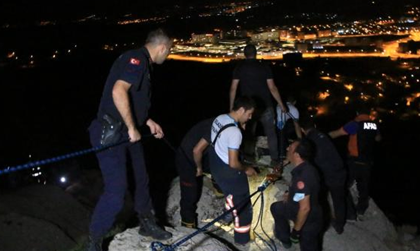 Elazığ’da Uçurumun Eşiğinde Kalan Kadın İçin Film Sahnelerini Aratmayan Bir Operasyon Düzenlendi