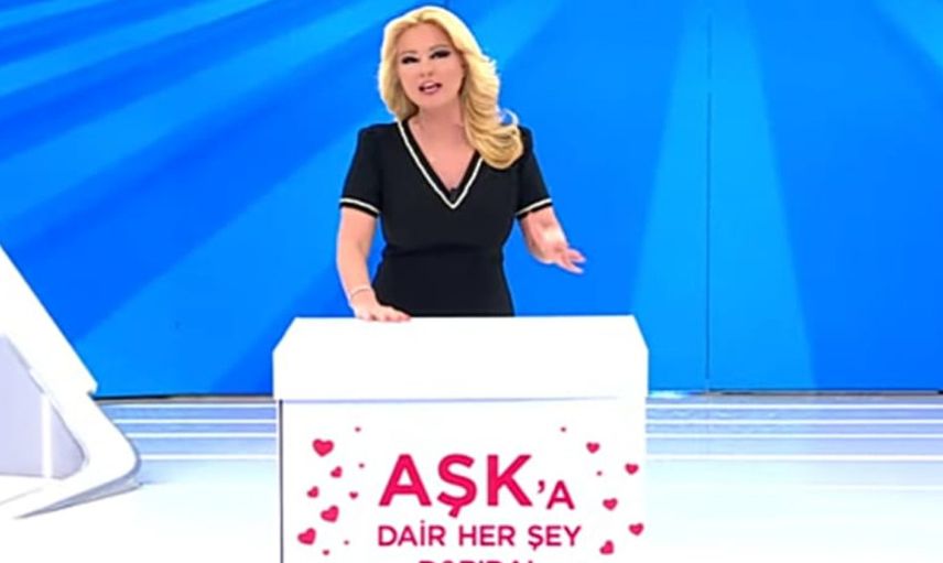 Müge Anlı canlı yayında aşka geldi! Hediyesini gösterdi: Romantik anlar...
