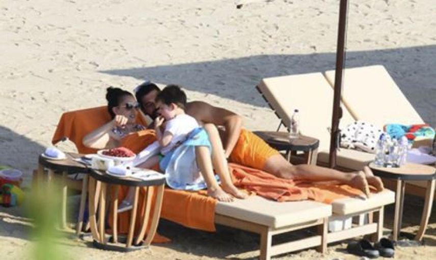 Burak Özçivit ve Fahriye Evcen Bodrum'da Motosiklet Turuna Çıktı!