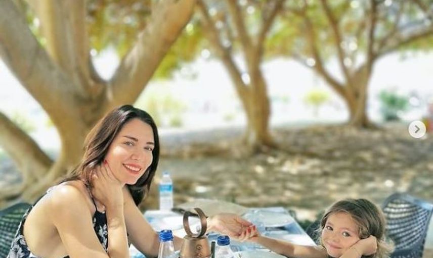 Nefise Karatay'ın Dünden Bugüne Nefes Kesen Pozları