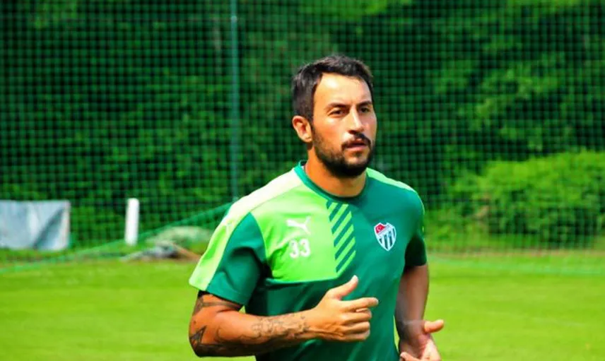 Ozan İpek Amatör Futbola Başladı