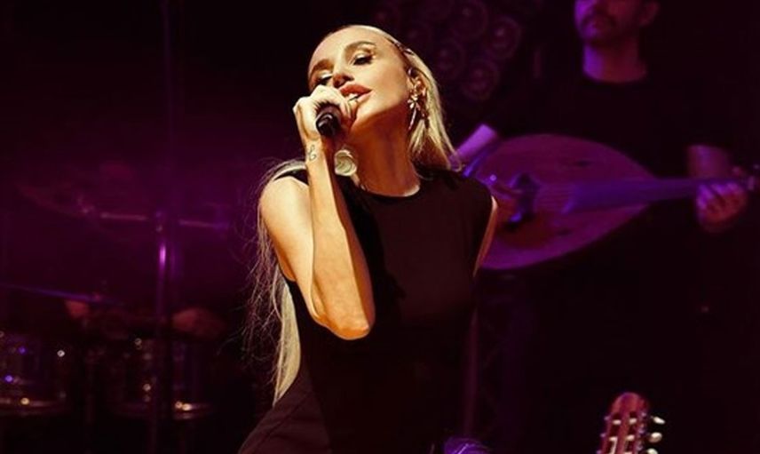 Konserde seyircisine kucak dansı yapan Gülşen'den konuya ilişkin çarpıcı açıklama: Canım çok sıkılmıştı ne var bunda?