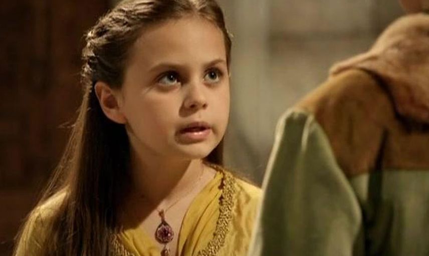 Muhteşem Yüzyıl’ın Mihrimah Sultan'ın kızı Kayra Zabcı’yı görenler şaşırıyor! Genç oyuncu Nurgül Yeşilçay’a benzetildi