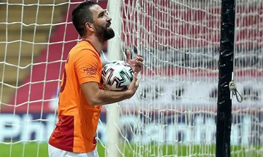 Galatasaray Kaptanı Arda Turan Taraftarlara Seslendi!