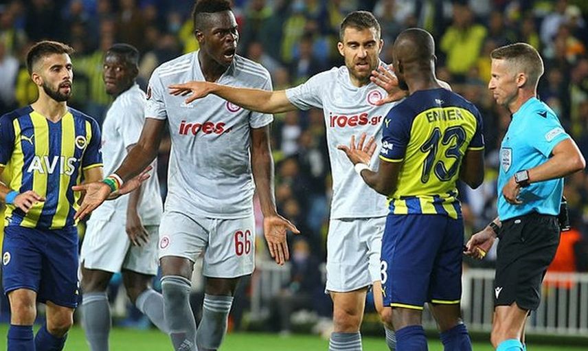Fenerbahçe'nin Olympiakos Mağlubiyeti Sonrası Galatasaraylı Ryan Babel'den Dikkat Çeken Hamle!