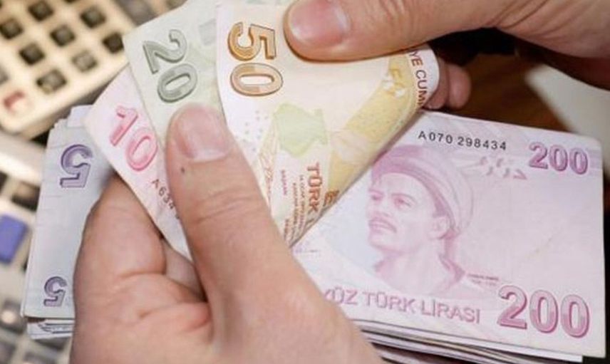 Emekli maaşı alanlar bu haber yüzünüzü güldürecek: Emekli maaşlarına ek 750 TL ödemeleri hesaplara yatmaya başladı