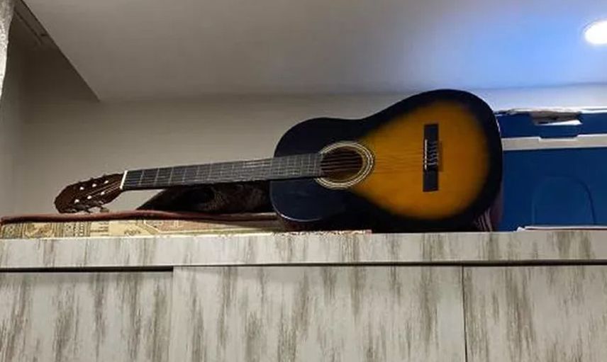 Antalya’da Oğlunun Gitarının İçine Gizli Kamera Yerleştirdi: Her Şey Ortaya Çıktı!