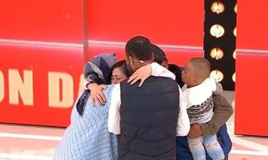 Müge Anlı stüdyoda gözyaşlarına boğuldu! Duygusal buluşma herkesin yüreğini sızlattı