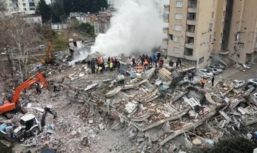 Deprem bölgesinde canla başla çalışan ünlü oyuncudan Muharrem İnce’nin sözlerine tepki: Yalan söylüyor