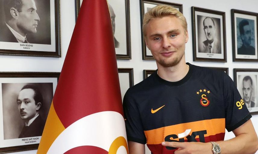 Ahmet Çakar, Trabzonspor-Galatasaray Derbisinde Nelsson'un Hareketine Penaltı Dedi!