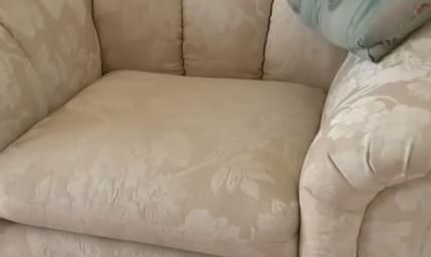 Bedava aldığı koltuğun içinden öyle bir şey çıktı ki, bütün hayatı değişti