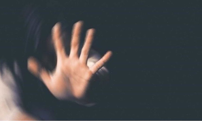 Korku dolu anlar! Genç kıza saldırı girişimi kameralara yansıdı