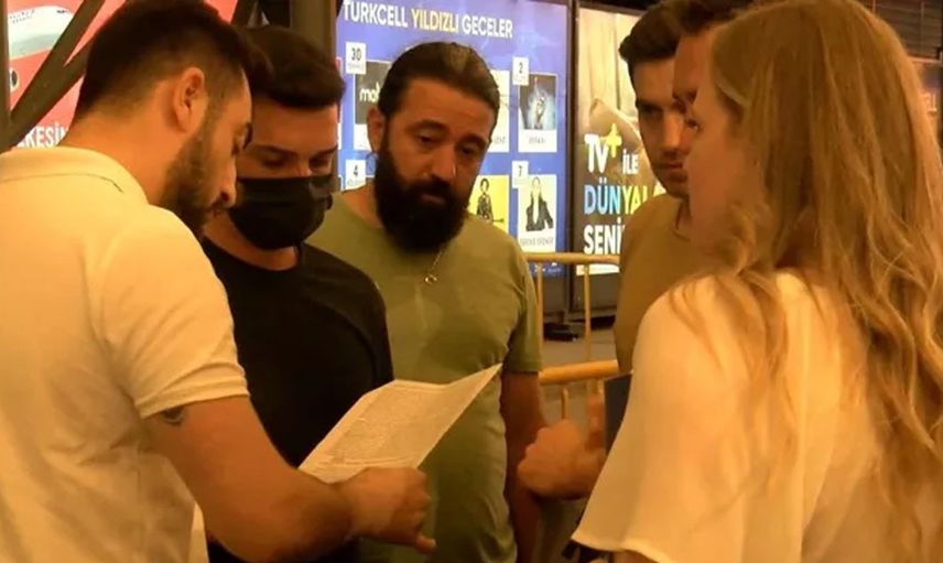 Sertep Erener'in konserine polis baskını ünlü şarkıcı neye uğradığını şaşırdı her şey bir anda oldu!