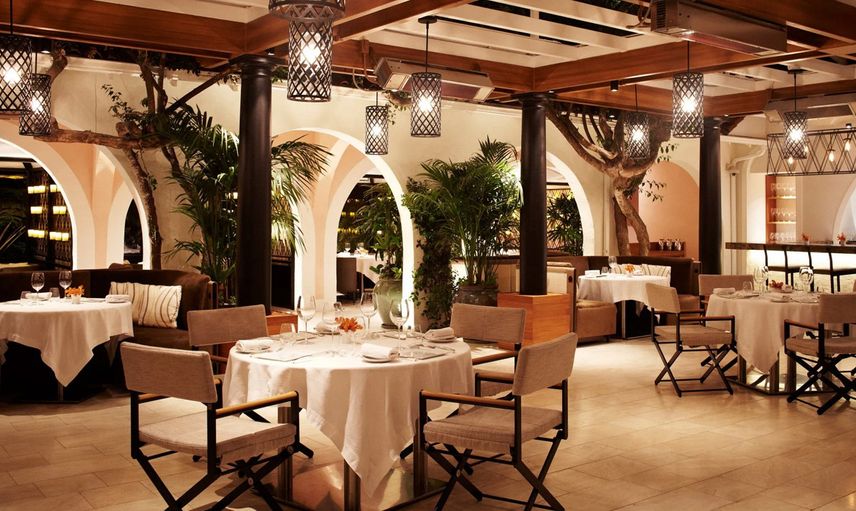 Paris'te açılan çıplak restoran büyük ilgi gördü