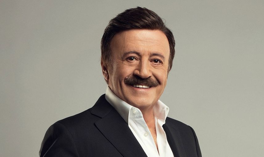 Parkta yattığım günlerim oldu diyen ünlü şarkıcı Selami Şahin hayatının film olacağının müjdesini sevenlerine verdi
