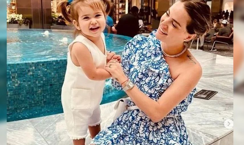 Ceyda Ateş Amerika'da yaşamasına rağmen kızıyla İngilizce konuşmuyor: Türk olduğumuz için gurur duyuyoruz!