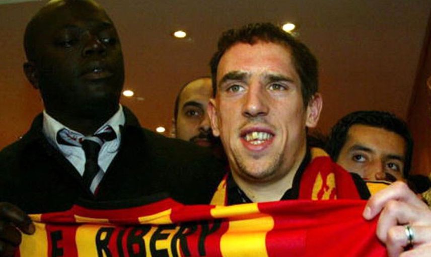 Galatasaray'ın eski yıldızı Franck Ribery geçirdiği trafik kazası sonrası hastaneye kaldırıldı!