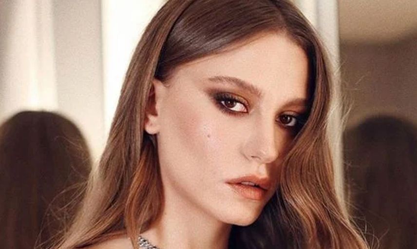 Peş peşe ödül alan Serenay Sarıkaya'ya ünlü oyuncudan tepki: Hareketleriyle dalga geçti!