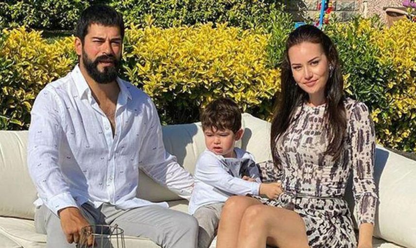 Fahriye Evcen bornozlu paylaşımı ile doğal güzelliğini konuşturdu! Paylaşımı ile kendine hayran bıraktı