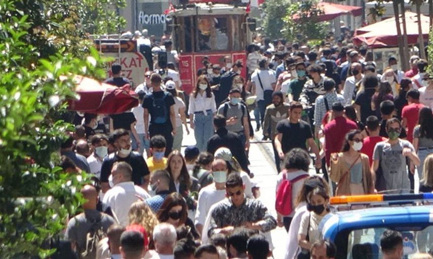 Taksim’de Korkutan Kalabalık!