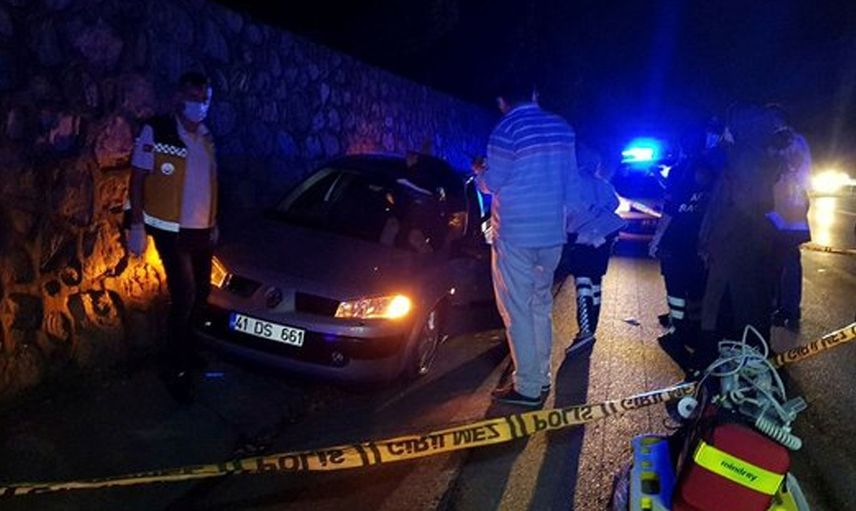 Karayolunda Cinayet! Seyir Halindeki Araca Ateş Açtılar
