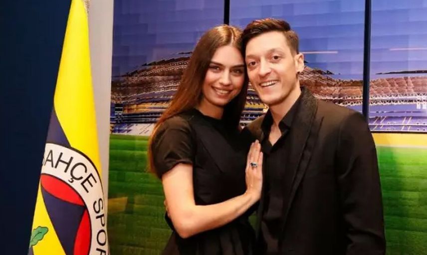 Mesut Özil ve Amine Gülşe çiftinden duygulandıran hareket: 12 yıl boyunca sahip çıkacaklar!