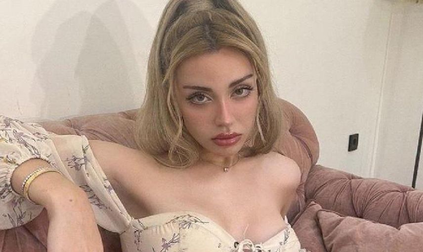 Sosis yediği videosuyla gündeme gelen Mika Raun, tepkilerin odağında! Yorumlar dinmedi