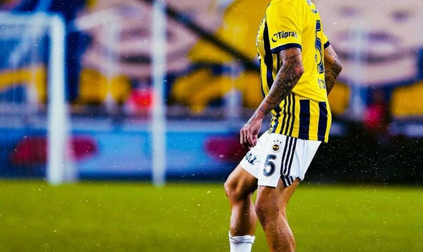 Fenerbahçeli Jose Sosa Trabzonspor'a Haber Gönderdi