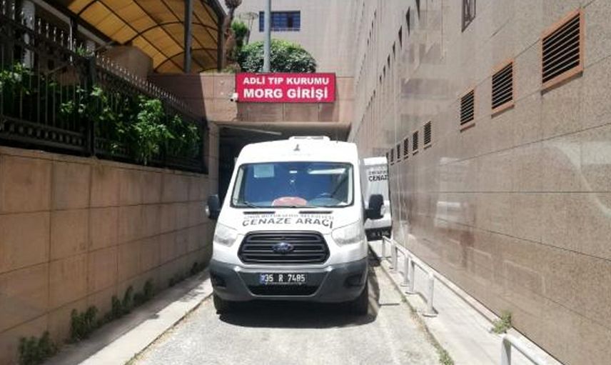 İzmir’de Korkunç Cinayet: Sevgilisinin Boğazını Keserek Öldürdü!