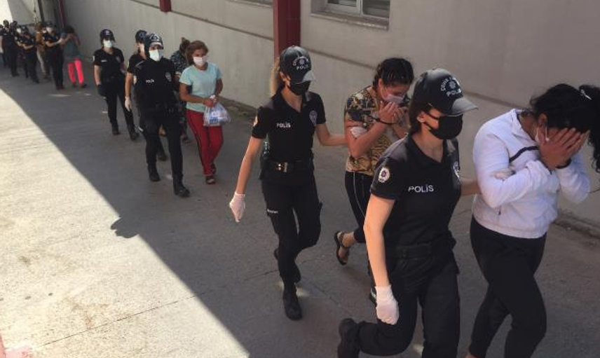 Erkekleri Birlikte Olma Vaadiyle Kandıran Kadın Çetesi Yakalandı
