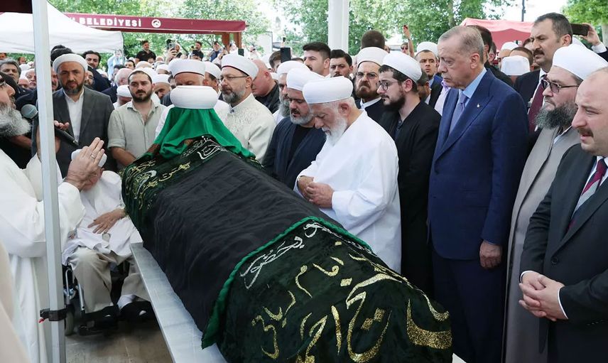 Mahmut Efendi öldükten günler sonra bu video ortaya çıktı! Torunu dedesinin sırrını açıkladı Cübbeli Ahmet bile bu durumda gözlerini tutamaz.