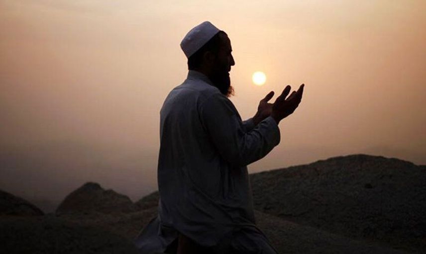 'Eşim namaz kılmıyor ne yapmalıyım' diye sordu. Hocanın adama verdiği cevap herkesi şoke etti