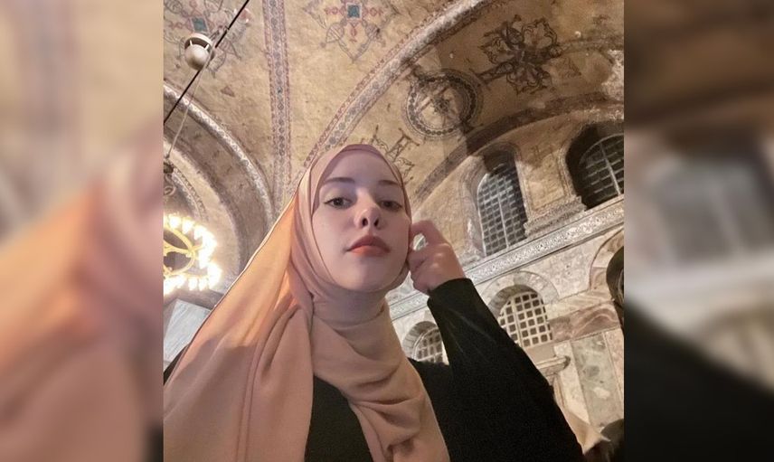 Gamze Özçelik'in kız kardeşini görenler ayırt edemedi! Güzellik genetik dedirtti!
