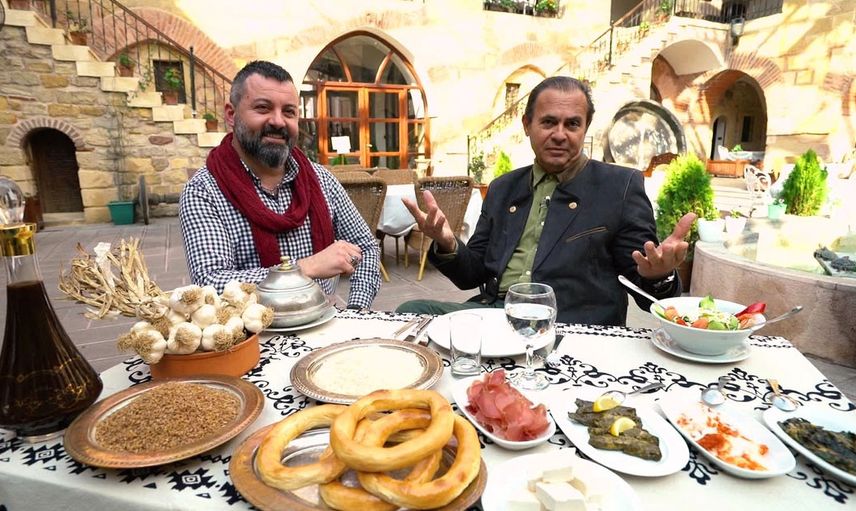 Ayhan Sicimoğlu Kimdir?