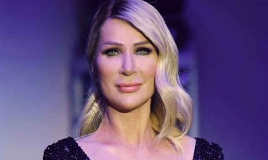 Seda Sayan'dan ilk gelin gezmesi! Ünlü şarkıcı kaynanasının elini öpmeye gitti paylaştığı fotoğraflar sosyal medyada alay konusu oldu