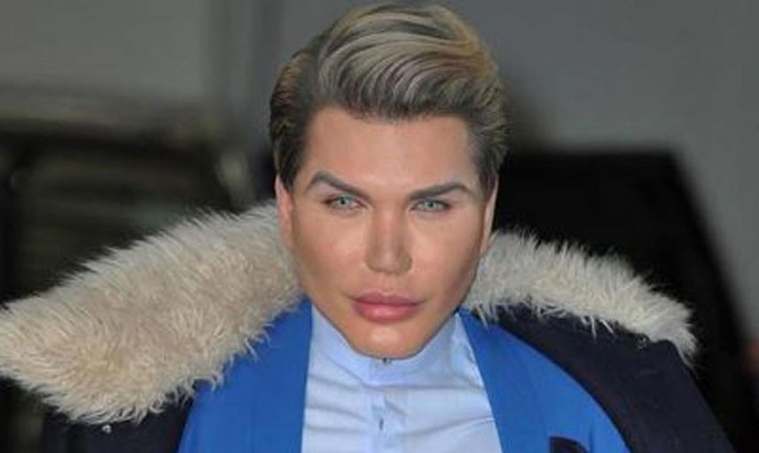 Barbie'nin sevgilisi Ken bebeğe benzemek için ameliyat olan Rodrigo Alves