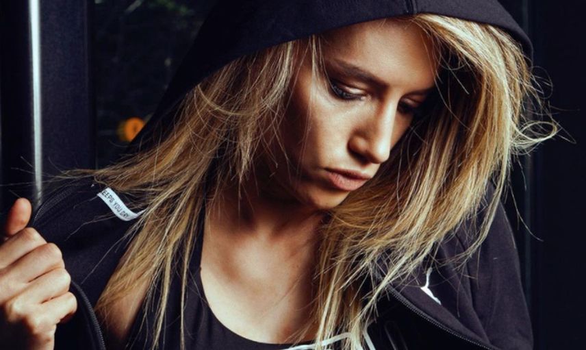 Survivor Gizem Kerimoğlu’nun Ünlü Oyuncu Serenay Sarıkaya’ya Benzerliğinden Sonra Meslekleri de Aynı Çıktı!