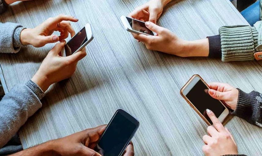 İlişkilere zarar veren telefon alışkanlıkları