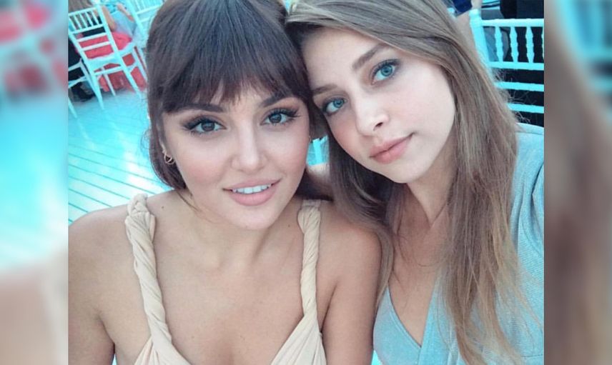 HANDE ERÇEL VE KIZ KARDEŞİ