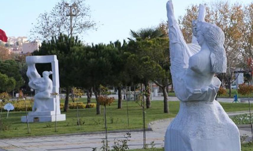 Heykel Belediyeciliği, Hizmet Belediyeciliğine Karşı!