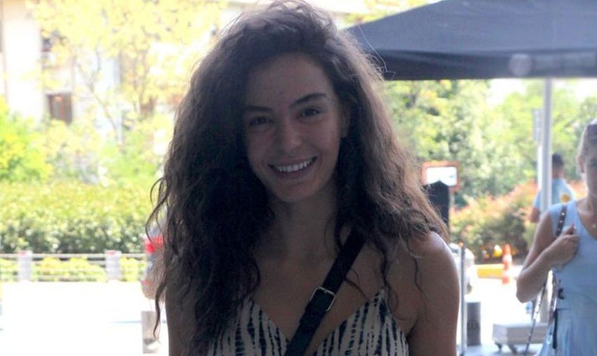 Ebru Şahin Makyajsız Halini Paylaştı Görenler Güzel Oyuncuyu Tanıyamadı
