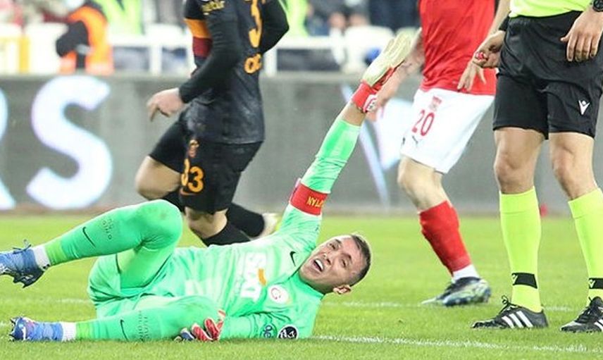 Galatasaray Carlos Salcedo'yu Transferde Gözüne Kestirdi!