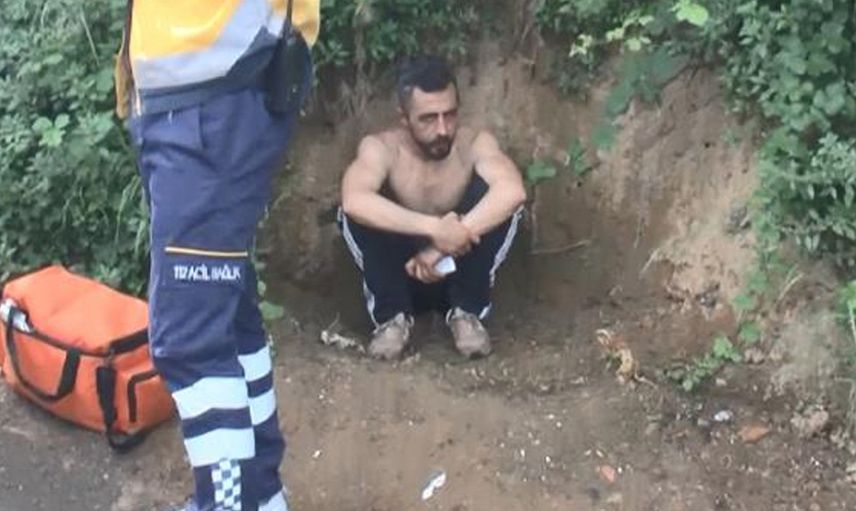 Babasıyla Tartışan Adam Kendini Jiletleyip Evi Ateşe Verdi