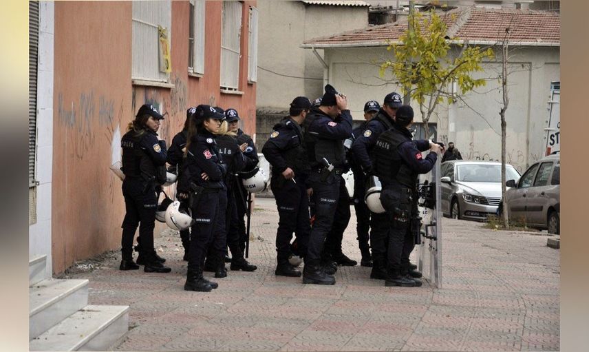 Afyonkarhisar'da kayınpeder gelinini bastı!