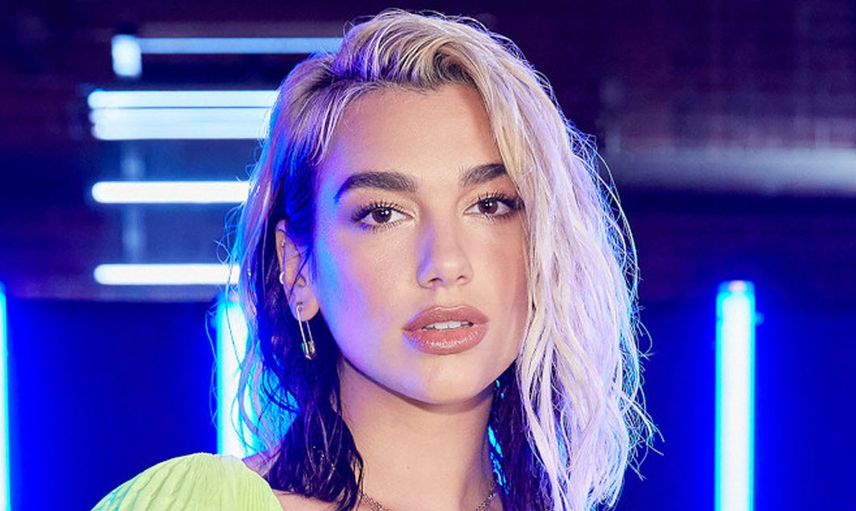 Dua Lipa kız arkadaşı ile kucak kucağa yakalandı! Hereksin içinde bir sevişmedikleri kaldı